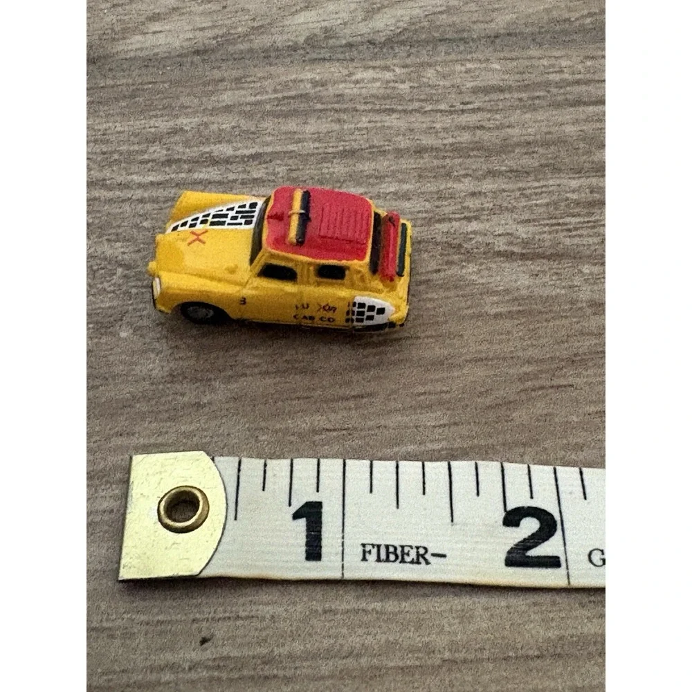 Vintage 1989 Funrise Micro Machines‎ Back To The Future II Yellow Luxor Cab Taxi
